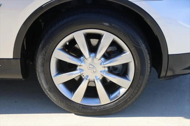 2017 INFINITI QX50 Standard