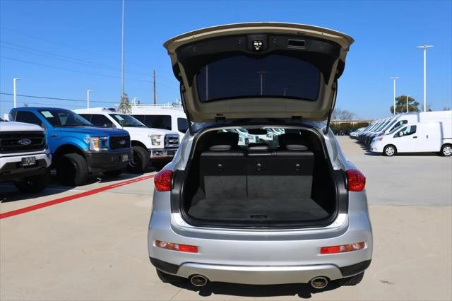2017 INFINITI QX50 Standard