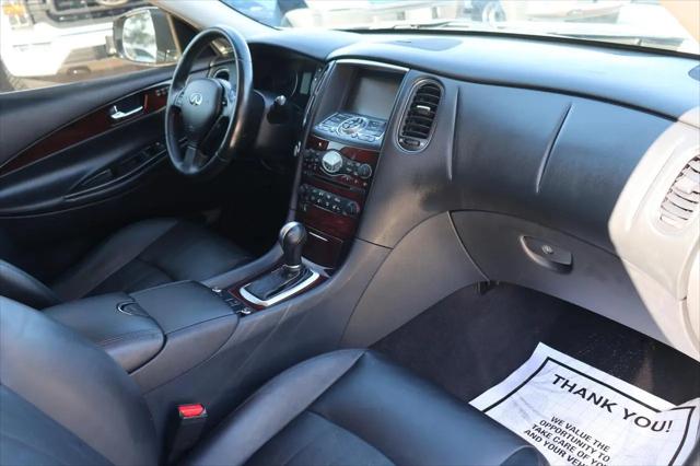 2017 INFINITI QX50 Standard