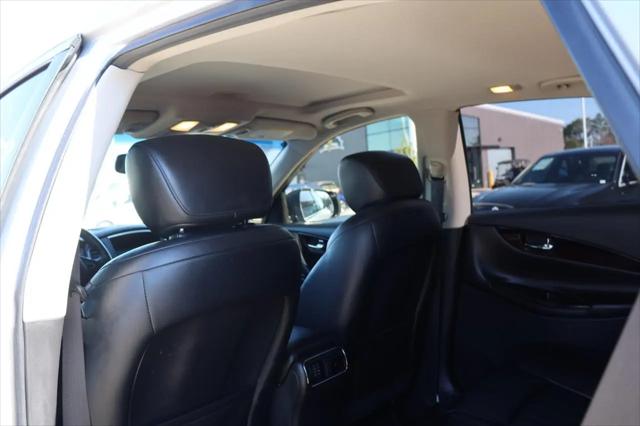 2017 INFINITI QX50 Standard