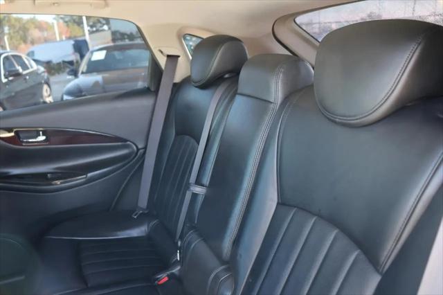 2017 INFINITI QX50 Standard