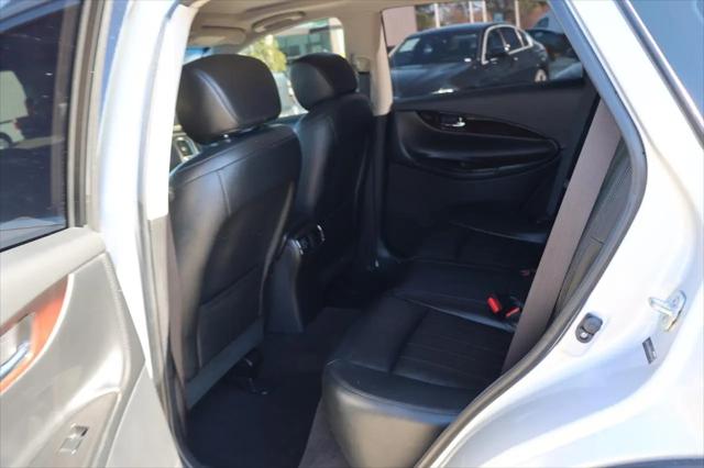 2017 INFINITI QX50 Standard