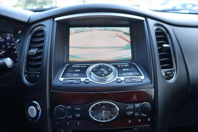 2017 INFINITI QX50 Standard
