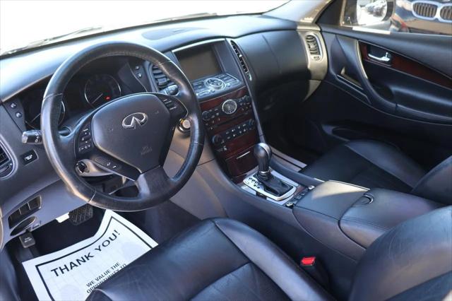 2017 INFINITI QX50 Standard