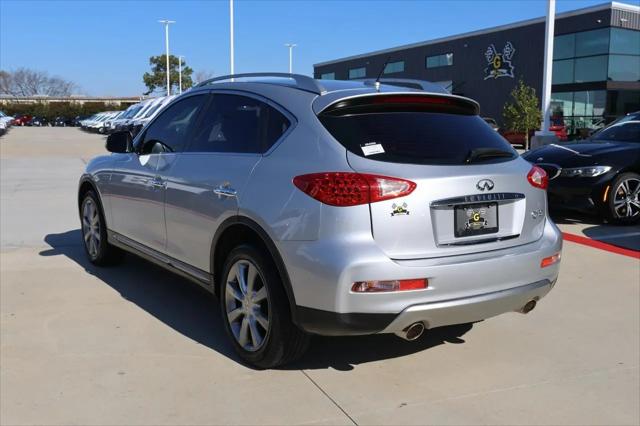 2017 INFINITI QX50 Standard