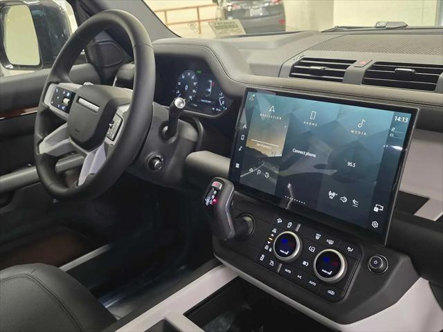 2026 Land Rover Defender P400 X-Dynamic SE