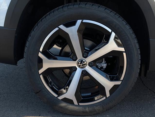 2026 Volkswagen Taos SEL
