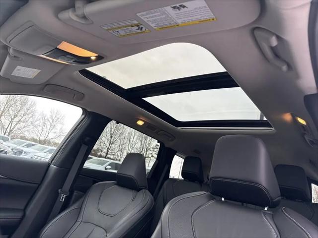2023 INFINITI QX60 LUXE