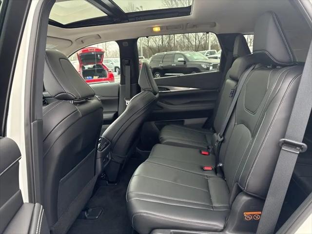 2023 INFINITI QX60 LUXE