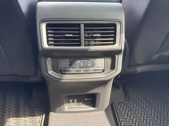 2026 Volkswagen Atlas Peak Edition