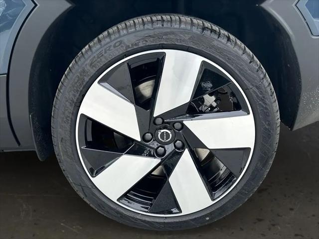 2026 Volvo EX40 Plus, Single Motor Extended Range, Fully electric