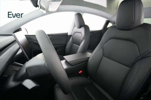 2026 Tesla Model Y Premium Rear-Wheel Drive