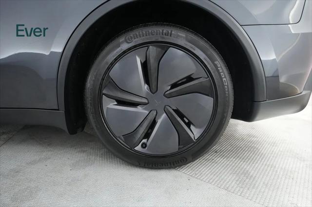 2026 Tesla Model Y Premium Rear-Wheel Drive