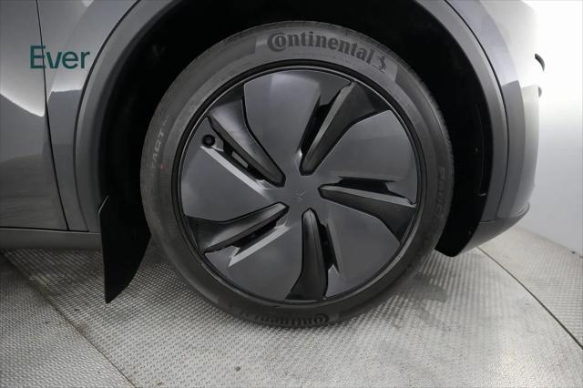 2026 Tesla Model Y Premium Rear-Wheel Drive