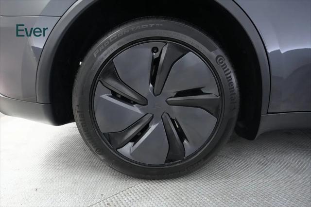 2026 Tesla Model Y Premium Rear-Wheel Drive