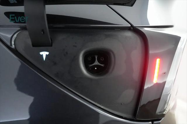2026 Tesla Model Y Premium Rear-Wheel Drive