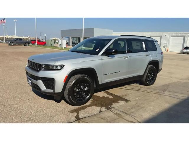 2026 Jeep Grand Cherokee L Altitude 4x2