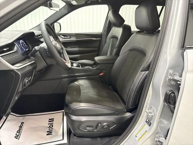 2026 Jeep Grand Cherokee L Altitude 4x2
