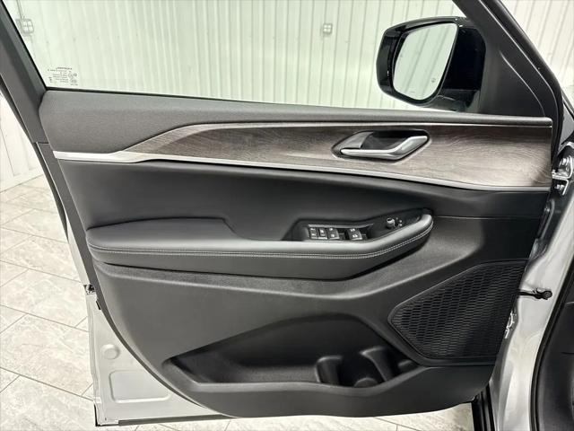2026 Jeep Grand Cherokee L Altitude 4x2