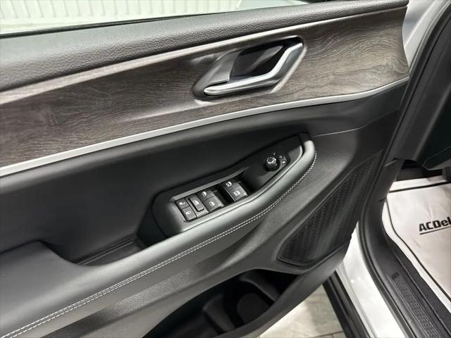 2026 Jeep Grand Cherokee L Altitude 4x2