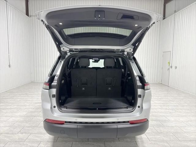 2026 Jeep Grand Cherokee L Altitude 4x2