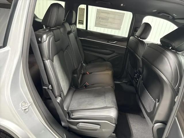 2026 Jeep Grand Cherokee L Altitude 4x2
