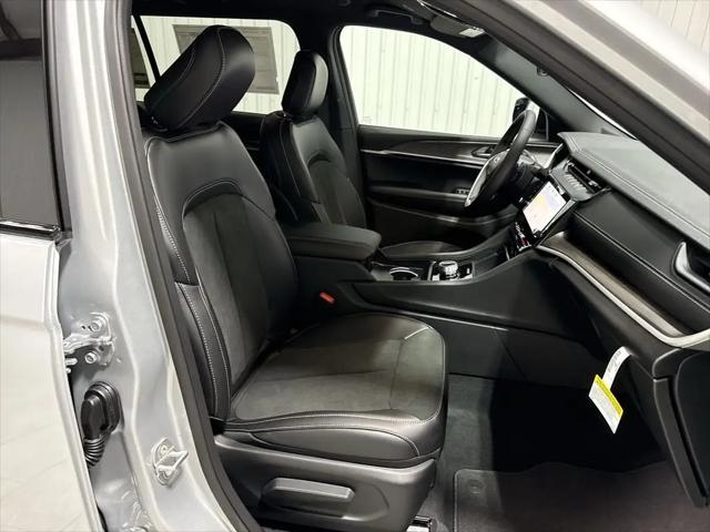 2026 Jeep Grand Cherokee L Altitude 4x2