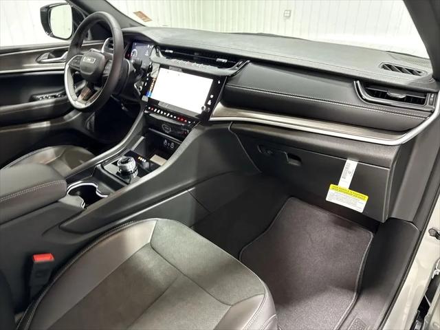 2026 Jeep Grand Cherokee L Altitude 4x2