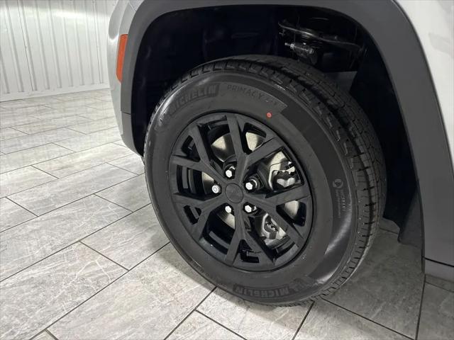 2026 Jeep Grand Cherokee L Altitude 4x2