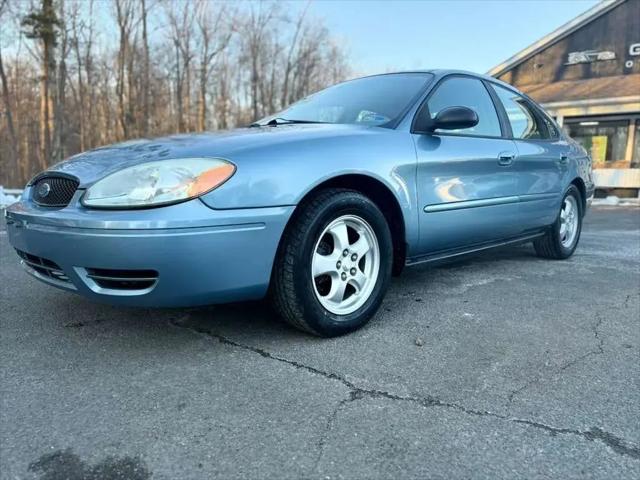 2005 Ford Taurus SE