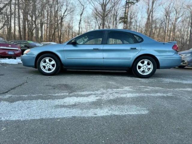 2005 Ford Taurus SE