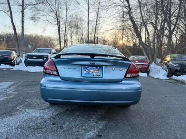 2005 Ford Taurus SE