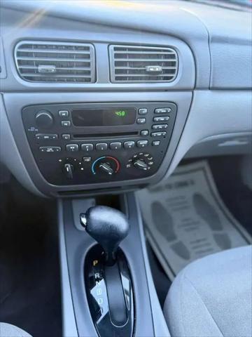 2005 Ford Taurus SE