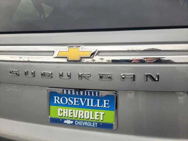 2024 Chevrolet Suburban 4WD LT