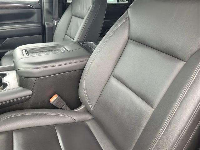 2024 Chevrolet Suburban 4WD LT