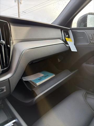 2026 Volvo XC60 B5 Ultra Black Edition