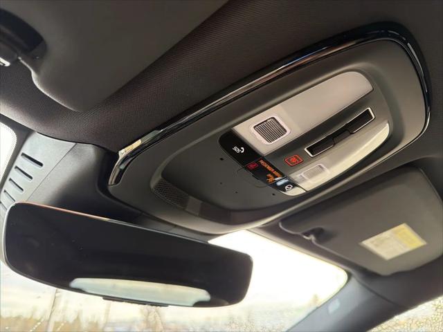2026 Volvo XC60 B5 Ultra Black Edition