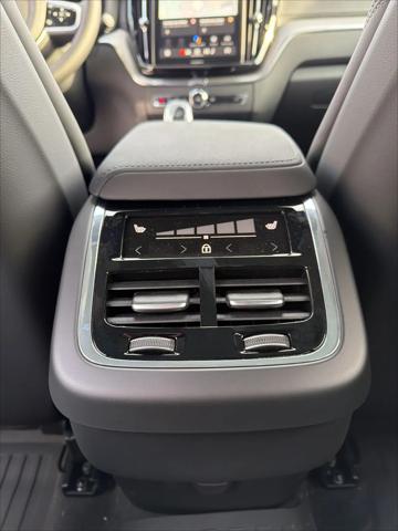 2026 Volvo XC60 B5 Ultra Black Edition
