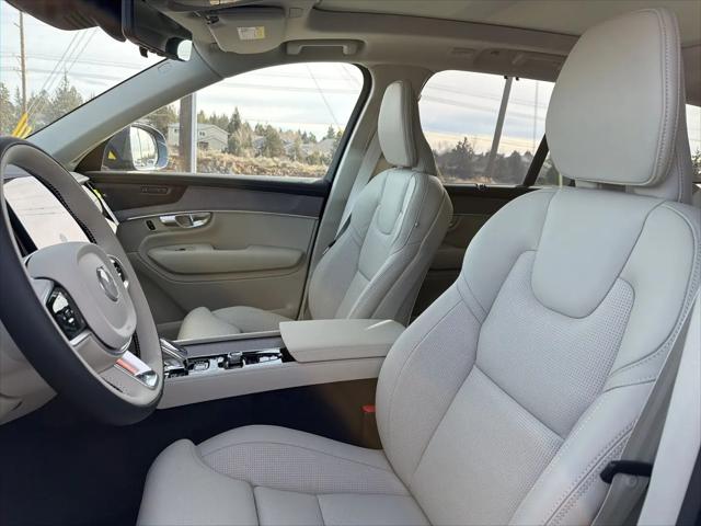 2026 Volvo XC90 Ultra, B6 AWD Gas (mild hybrid), Gasoline, Bright, 7 Seats