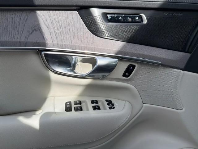 2026 Volvo XC90 Ultra, B6 AWD Gas (mild hybrid), Gasoline, Bright, 7 Seats