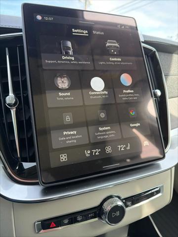 2026 Volvo XC90 Ultra, B6 AWD Gas (mild hybrid), Gasoline, Bright, 7 Seats