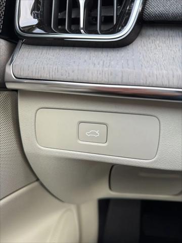 2026 Volvo XC90 Ultra, B6 AWD Gas (mild hybrid), Gasoline, Bright, 7 Seats