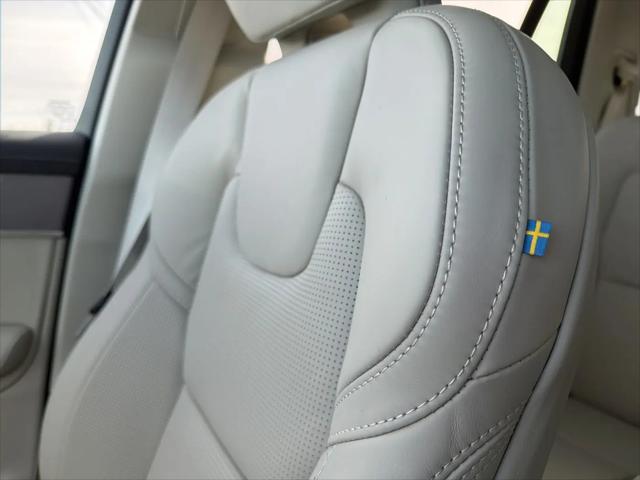 2026 Volvo XC90 Ultra, B6 AWD Gas (mild hybrid), Gasoline, Bright, 7 Seats