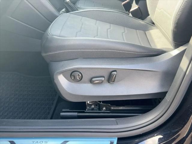 2025 Volkswagen Taos 1.5T SE Black