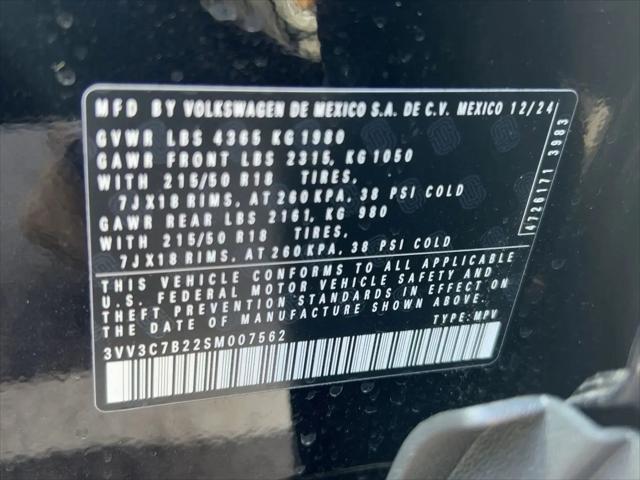 2025 Volkswagen Taos 1.5T SE Black