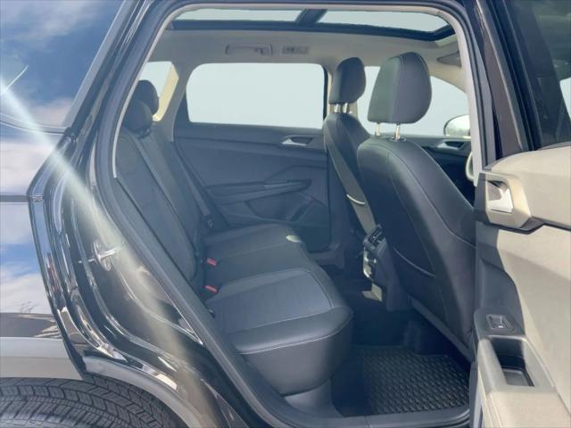 2025 Volkswagen Taos 1.5T SE Black