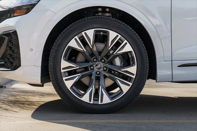 2026 Audi Q8 Premium Plus 55 TFSI quattro Tiptronic