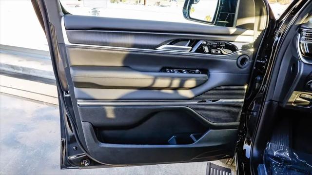 2026 Jeep Grand Wagoneer L Summit Obsidian 4x4