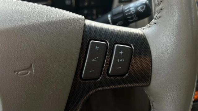 2005 Cadillac XLR Standard