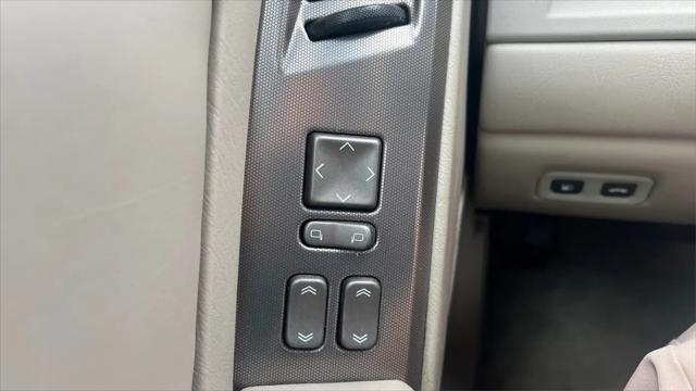 2005 Cadillac XLR Standard